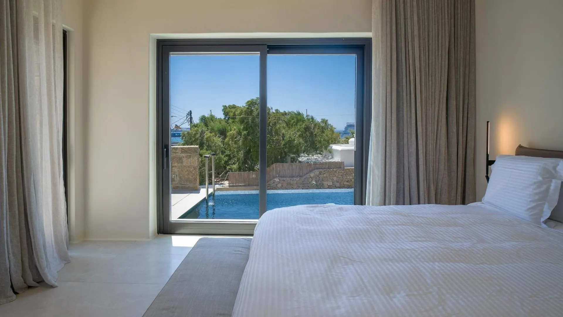 Vezo Suites Mykonos Tourlos Hotel