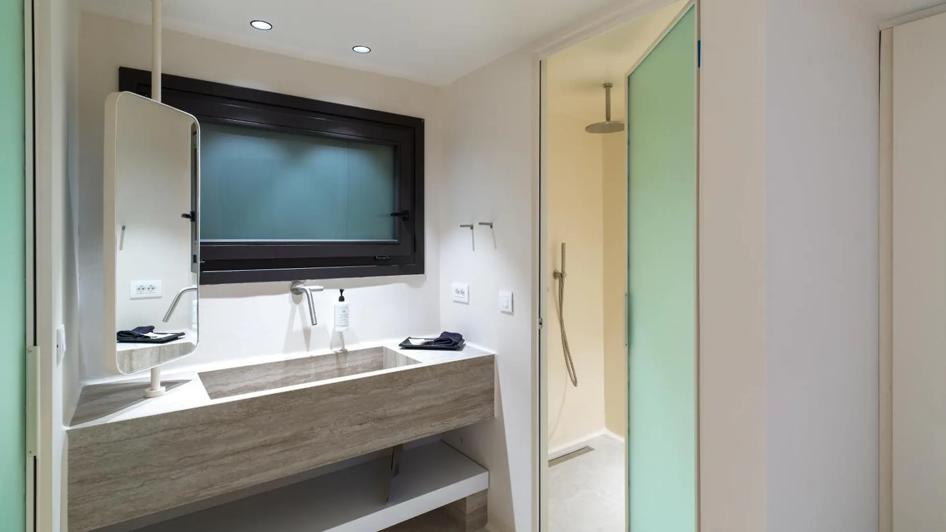 Vezo Suites Mykonos Tourlos Hotel